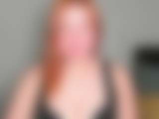 Live cam show with LaylaxCute - Red Hair MILF on Camsoda