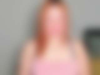 Live cam show with LaylaxCute - Red Hair Shaved Pussy on AdultVida.com