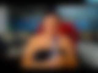 MoistMady MILF webcam performer live streaming