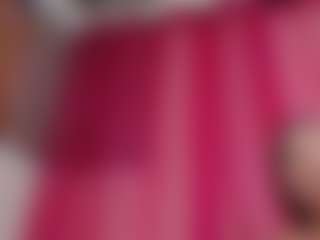 Live cam show with RominaFiore - Shaved Pussy on Mixed Magazine Live