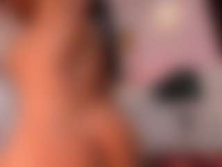 Live cam show with Kate Sunder - Tease on Camsoda