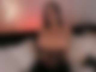 Live cam show with Kate Sunder - BBW Shaved Pussy on Camming Site