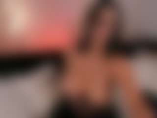 Live cam show with Kate Sunder - Bedroom Big Tits on AdultVida.com