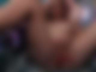 BaeBaeBlue MILF webcam performer live streaming