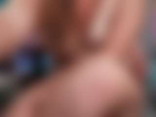 BaeBaeBlue MILF webcam performer live streaming