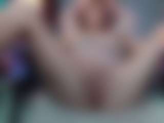 BaeBaeBlue MILF webcam performer live streaming