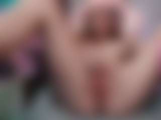 BaeBaeBlue MILF webcam performer live streaming