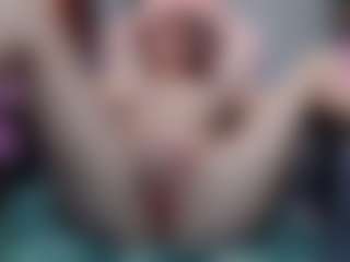 BaeBaeBlue MILF webcam performer live streaming