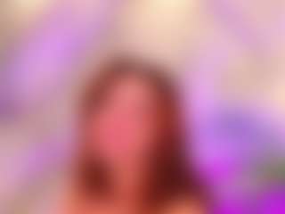 Live cam show with CALL ME MIA - Skinny on Instabang
