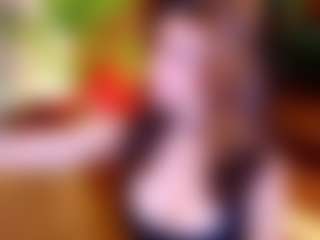 Live cam show with CALL ME MIA - Petite on Streamer API