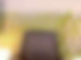 Live cam show with 𝓶𝓲𝓪 - Muscular on Livezox