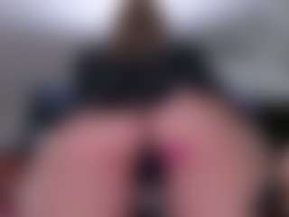 Violet Fugazzi MILF webcam performer live streaming