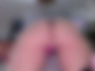 Live cam show with Violet Fugazzi - Girlnextdoor on CamwithHer