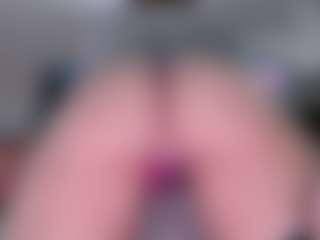 Violet Fugazzi MILF webcam performer live streaming