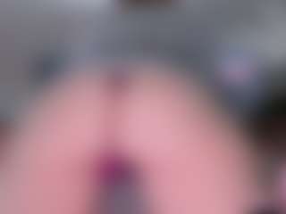 Violet Fugazzi MILF webcam performer live streaming