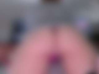 Live cam show with Violet Fugazzi - Shaved Pussy on Dolls Live