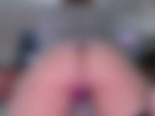Live cam show with Violet Fugazzi - Curvy on AdultVida.com