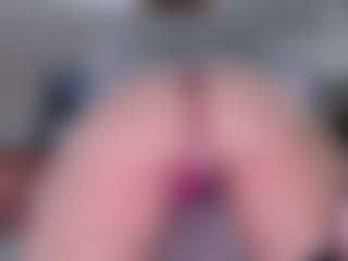 Violet Fugazzi MILF webcam performer live streaming