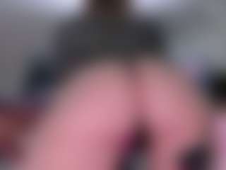 Violet Fugazzi MILF webcam performer live streaming