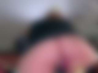 Live cam show with Violet Fugazzi - Interactivetoy Granny on liverealitysex.com