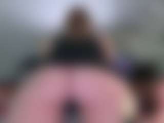 Violet Fugazzi MILF webcam performer live streaming
