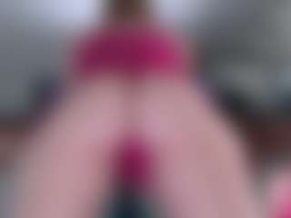 Live cam show with Violet Fugazzi - Gamer Curvy on Livezox
