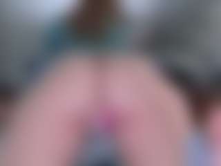 Live cam show with Violet Fugazzi - Blonde Hair MILF on Latina Girls