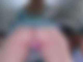 Live cam show with Violet Fugazzi - Gamer on crypto-cams