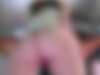Live cam show with Violet Fugazzi - Lush Blonde Hair on TottyGirls