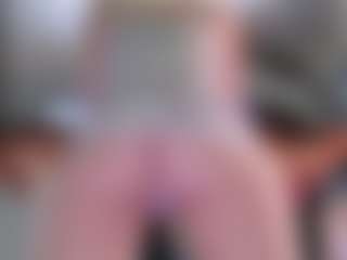 Violet Fugazzi MILF webcam performer live streaming