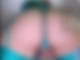 Violet Fugazzi MILF webcam performer live streaming