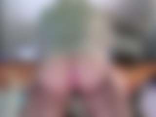 Violet Fugazzi MILF webcam performer live streaming