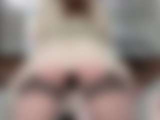 Live cam show with Violet Fugazzi - Blonde Hair on sexylive.show