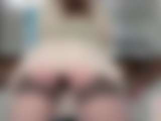 Live cam show with Violet Fugazzi - Curvy MILF on sexylive.show