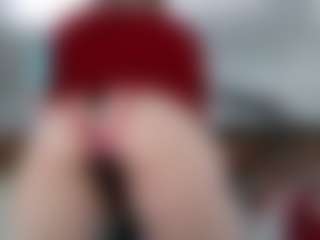 Live cam show with Violet Fugazzi - Brown Eyes MILF on xDating