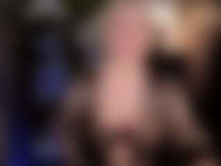 YolandaKiss MILF webcam performer live streaming