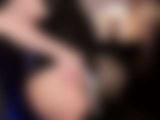 Live cam show with YolandaKiss - Nylon on CamwithHer
