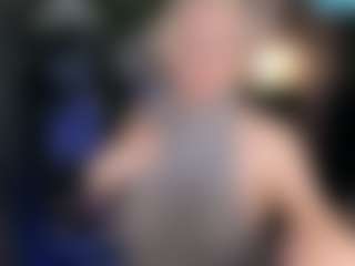 Live cam show with YolandaKiss - Smoking on Fit Hotties