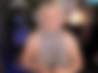 Live cam show with YolandaKiss - Smoking on Soda Cam