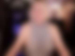 Live cam show with YolandaKiss - Smoking on Dolls Live
