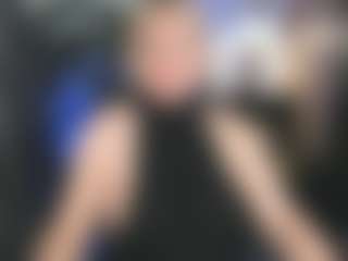 Live cam show with YolandaKiss - Average on livesuperchat.net
