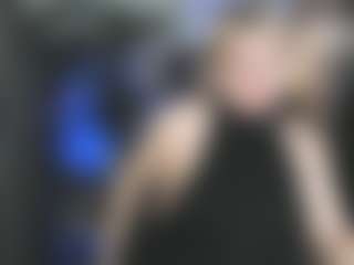 Live cam show with YolandaKiss - Blonde Hair Middle Aged on CamwithHer