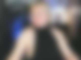 Live cam show with YolandaKiss - Smoking on boobsie.com