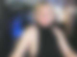 Live cam show with YolandaKiss - Average on Livezox