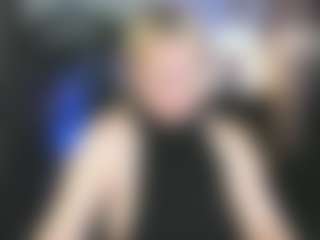 Live cam show with YolandaKiss - Blonde Hair Middle Aged on Uber Horny
