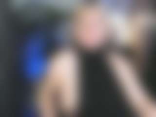 Live cam show with YolandaKiss - Smoking on parknlotfishbdy