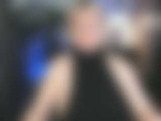 Live cam show with YolandaKiss - Blonde Hair MILF on SmokeAndPoke