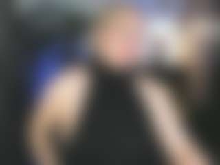 Live cam show with YolandaKiss - Smoking on CSO-WL