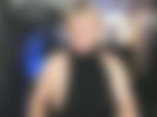 Live cam show with YolandaKiss - Blonde Hair MILF on studioflirtlive.com