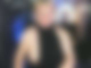 Live cam show with YolandaKiss - Fingering MILF on Instabang